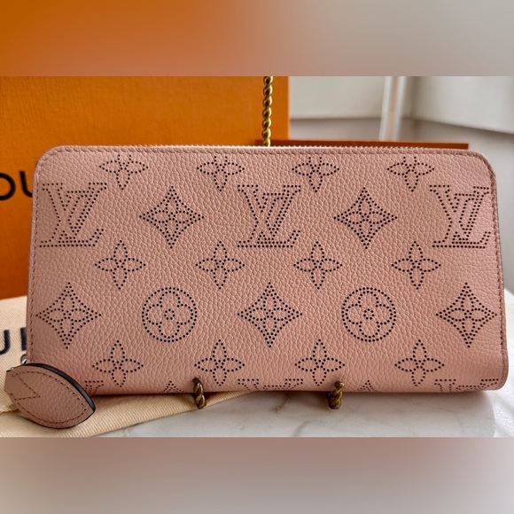 Louis Vuitton Wallet - Picture 2 of 8